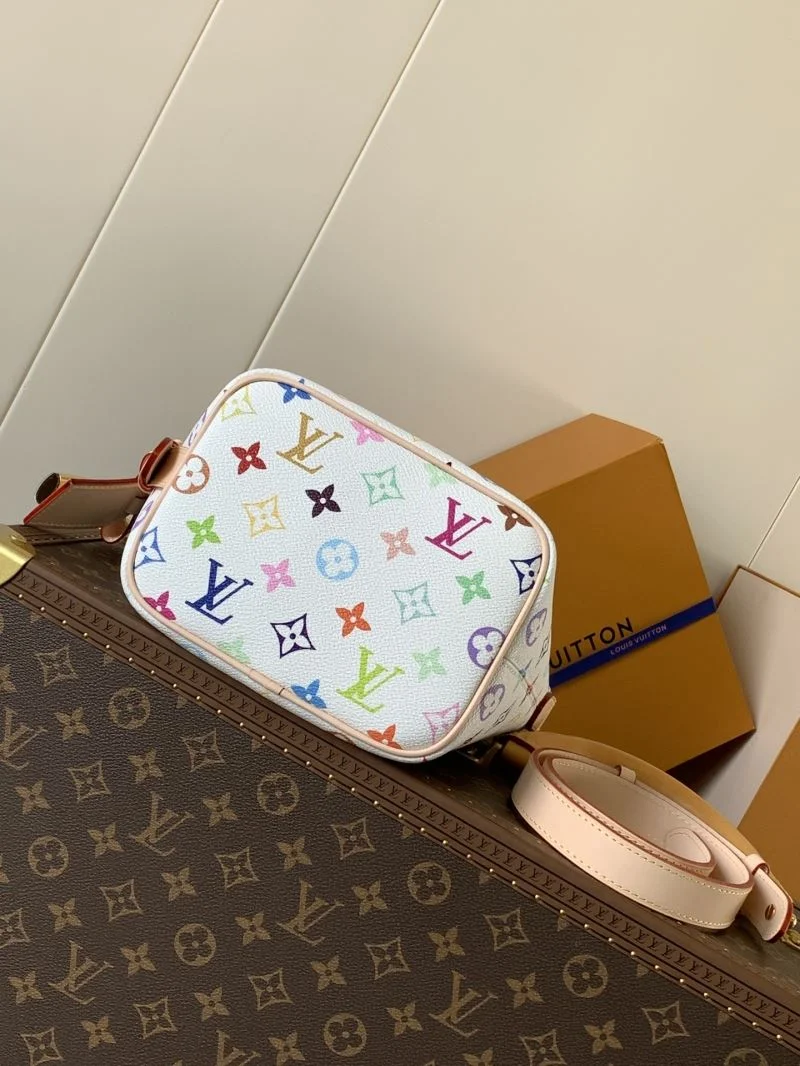Sleek Louis Vuitton Bucket Bags 43012