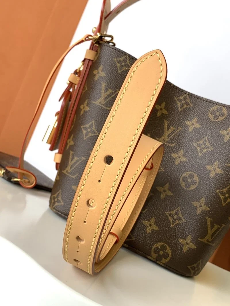 Louis Vuitton Bucket Bags SmoothTexture 43015