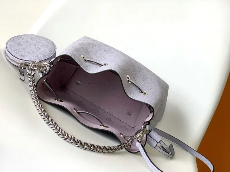 Supportive Louis Vuitton Bucket Bags 42993
