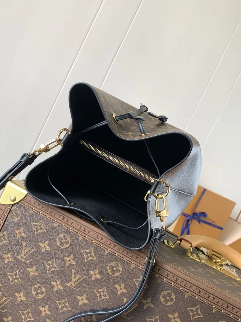 Classic Louis Vuitton Bucket Bags 43058