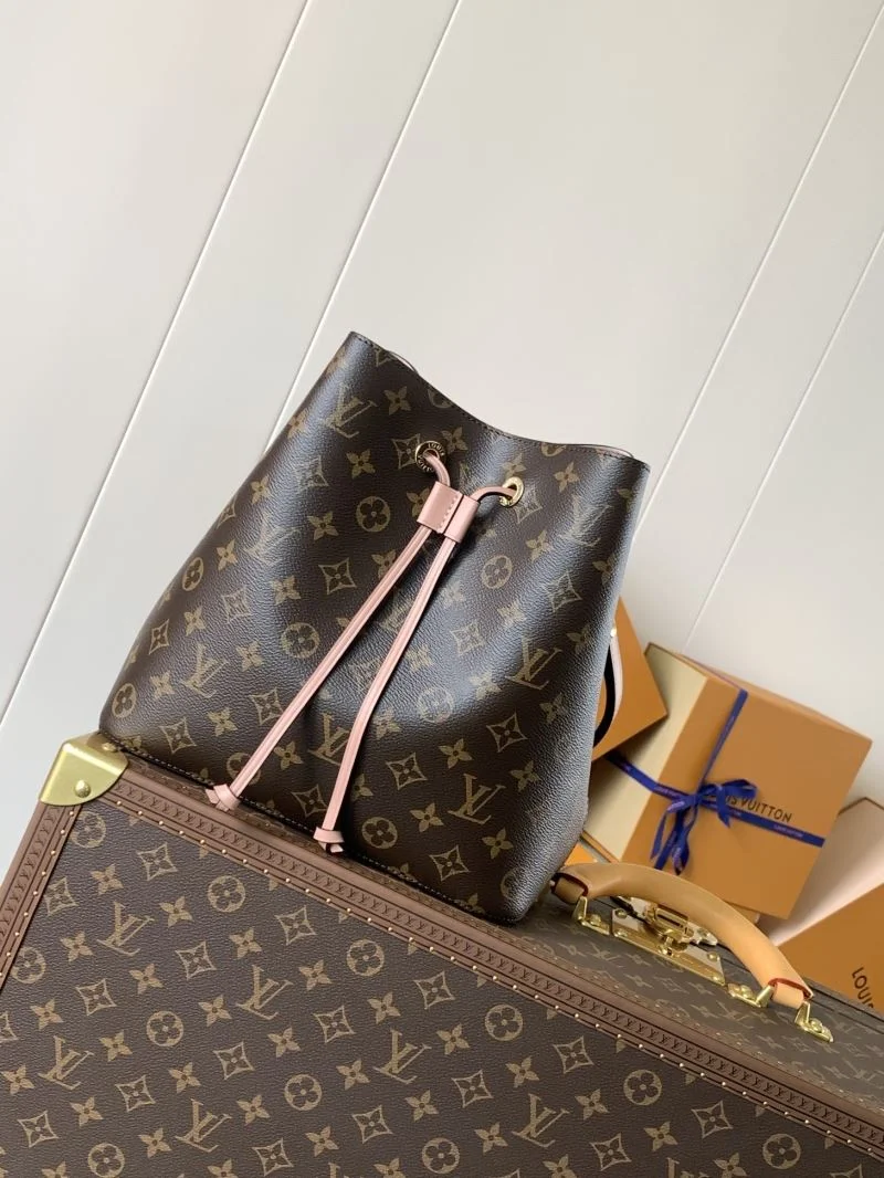 Stretchable Louis Vuitton Bucket Bags 43006