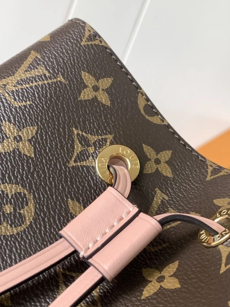 Stretchable Louis Vuitton Bucket Bags 43006