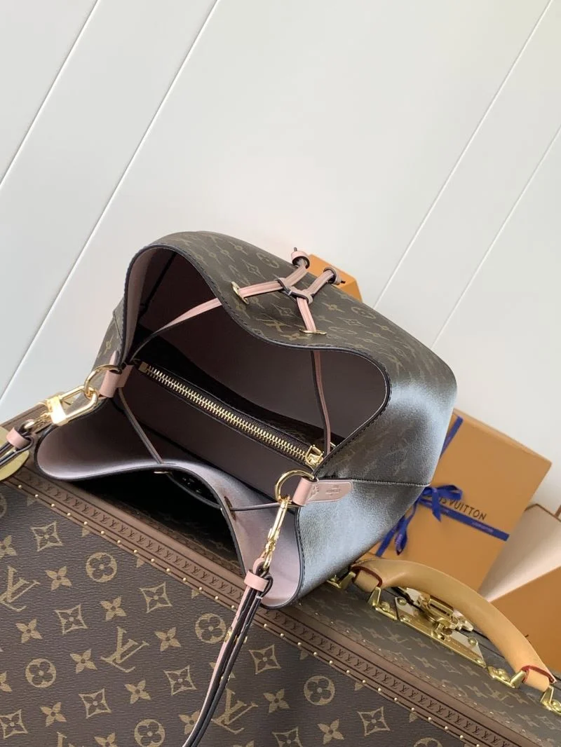 Stretchable Louis Vuitton Bucket Bags 43006