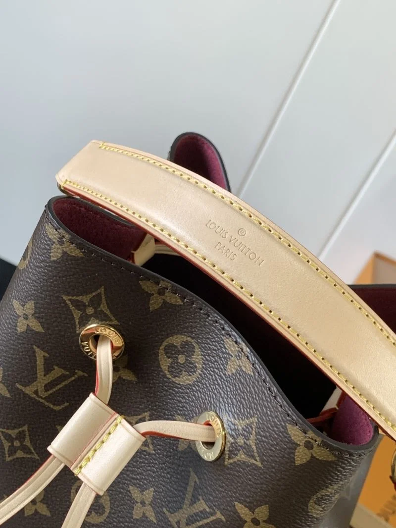 Resilient Louis Vuitton Bucket Bags 42982