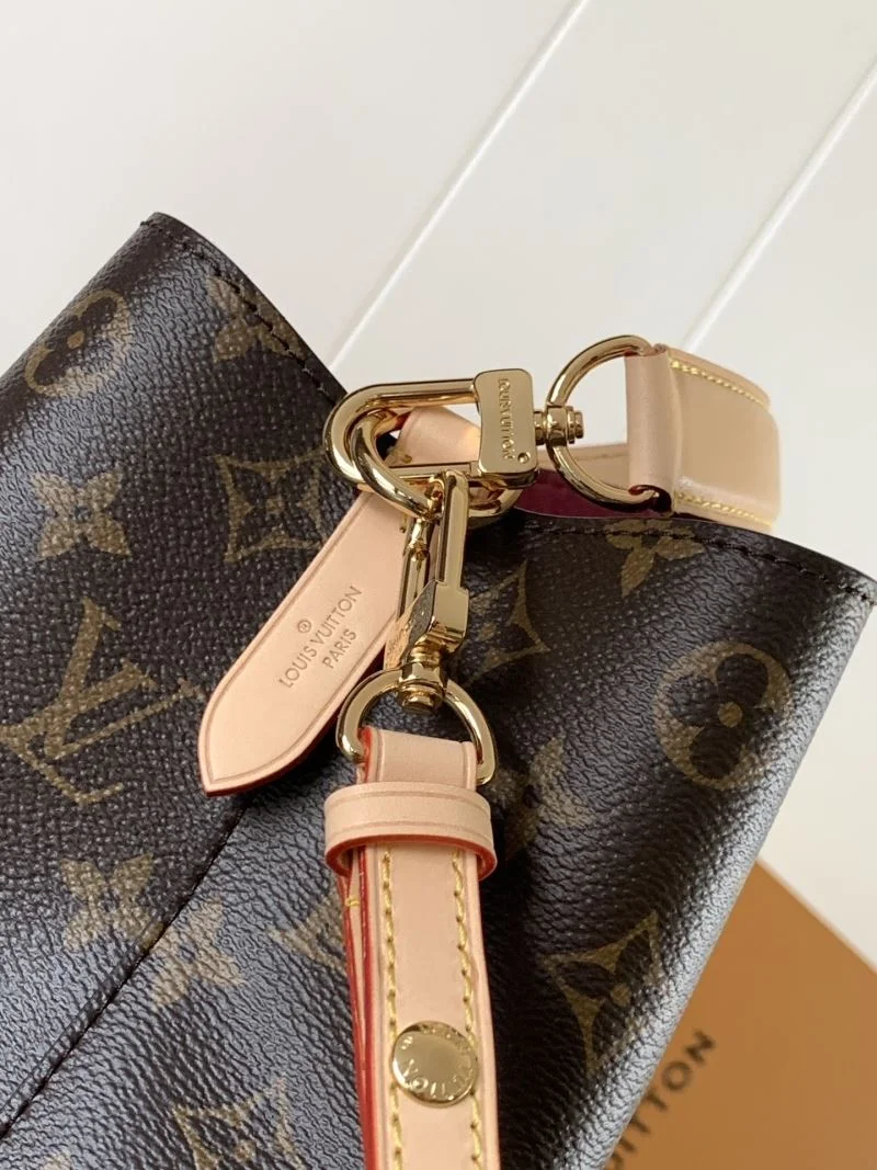 Resilient Louis Vuitton Bucket Bags 42982