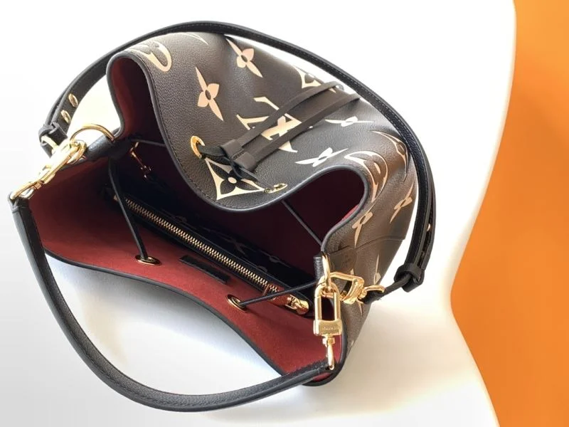Cozy Louis Vuitton Bucket Bags 41970