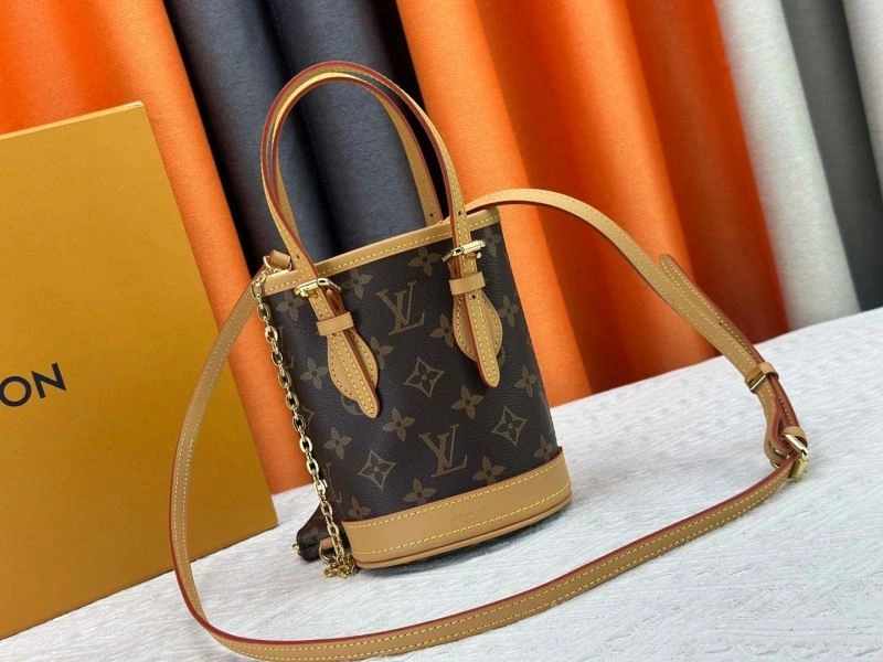 Seasonal Louis Vuitton Bucket Bags 80285
