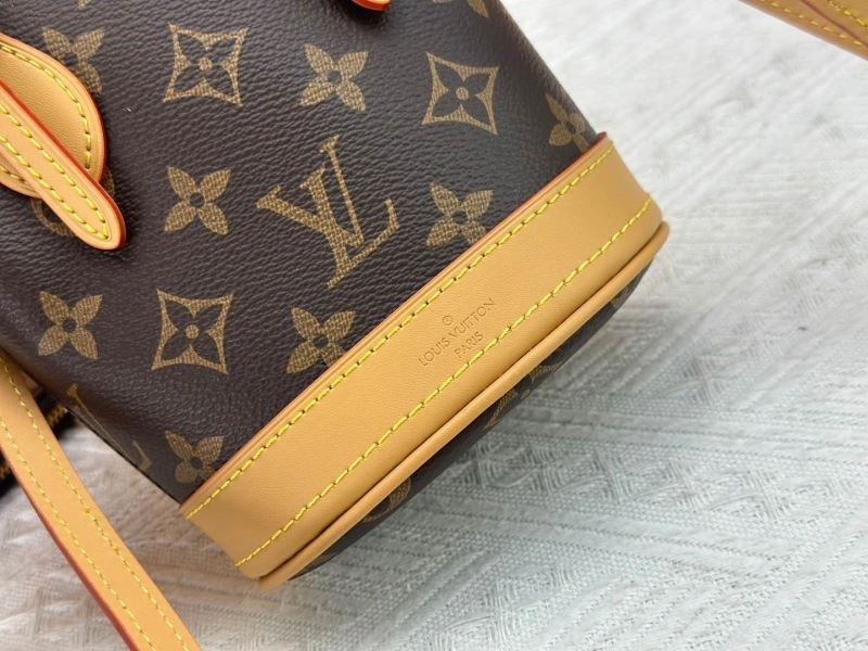 Seasonal Louis Vuitton Bucket Bags 80285