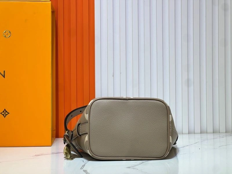 Louis Vuitton Bucket Bags QuickDry 80278