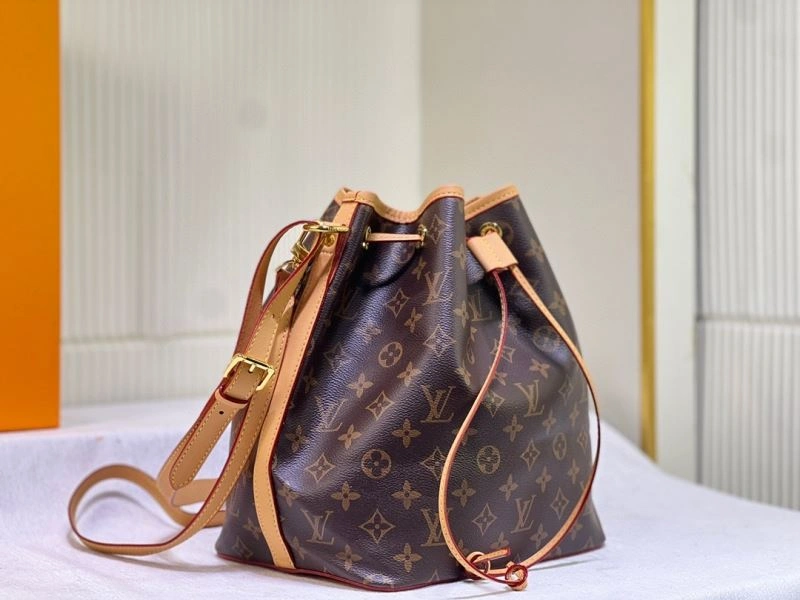 Louis Vuitton Bucket Bags Sophisticated 80259