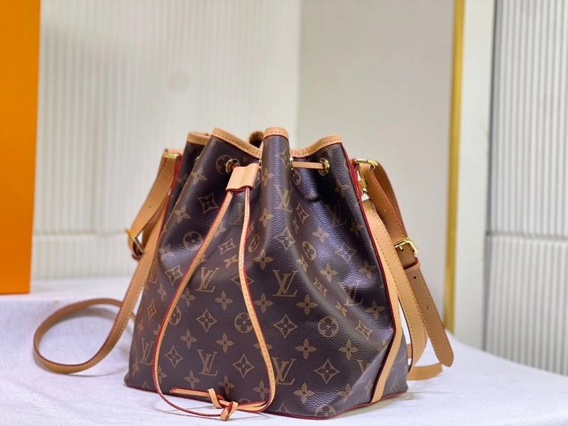 Louis Vuitton Bucket Bags Sophisticated 80259