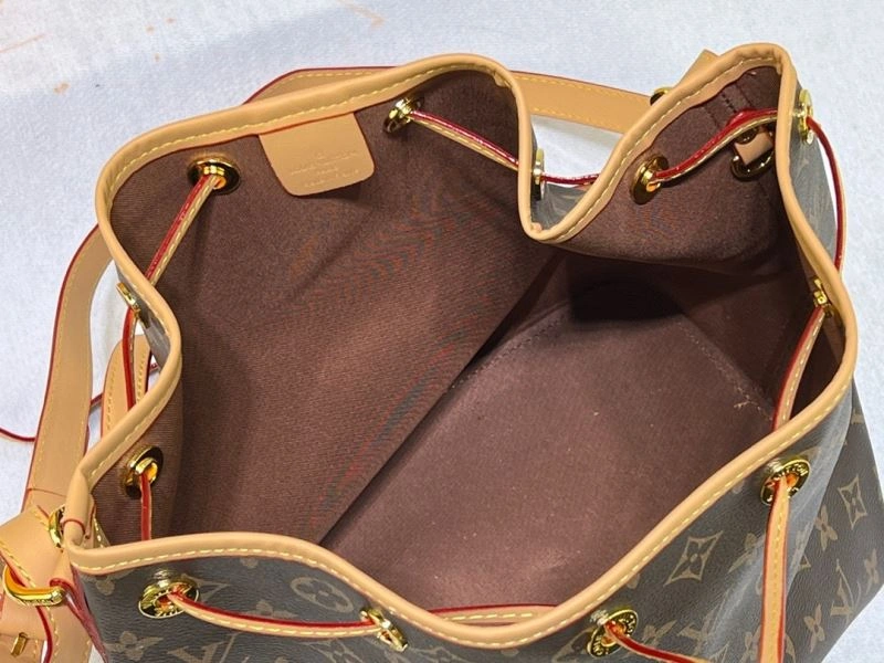 Louis Vuitton Bucket Bags Sophisticated 80259