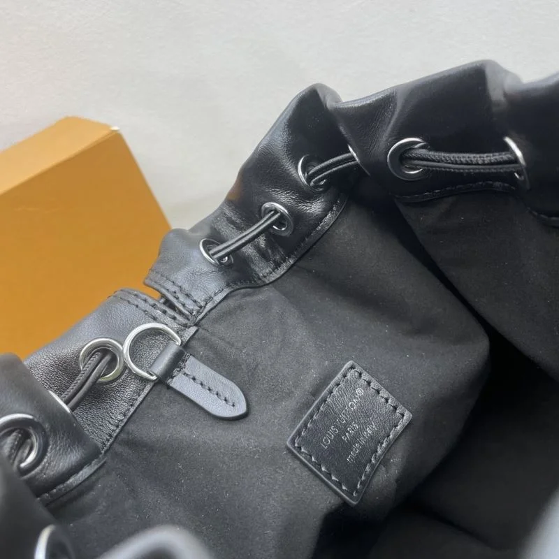 Louis Vuitton Bucket Bags Unisex 41801
