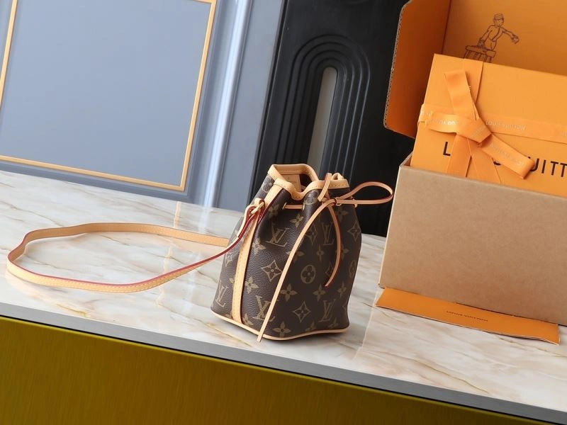 Louis Vuitton Bucket Bags Refined 88635