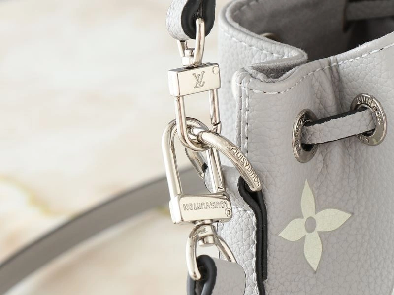 Sustainable Louis Vuitton Bucket Bags 88628