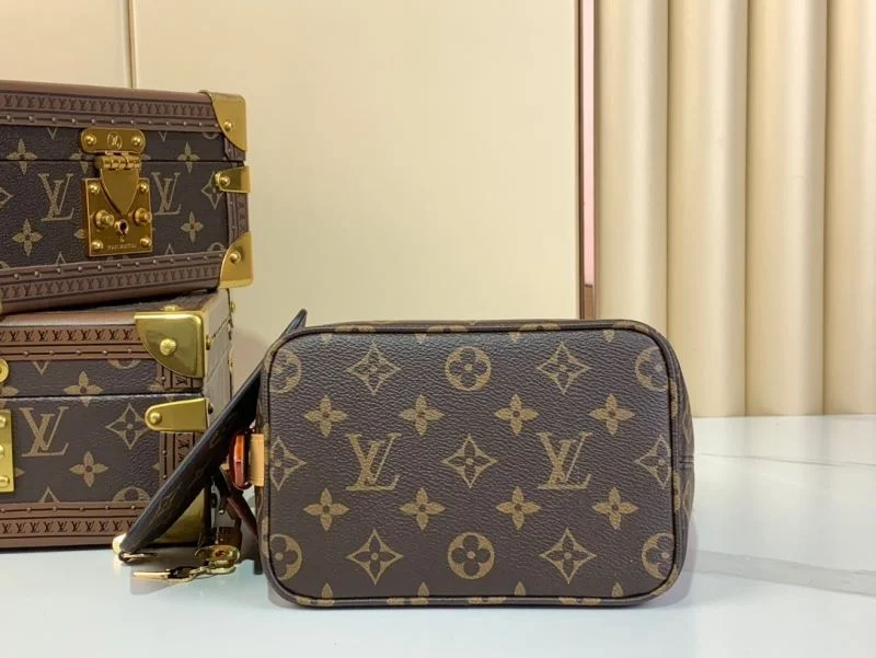Louis Vuitton Bucket Bags Effortless 41401