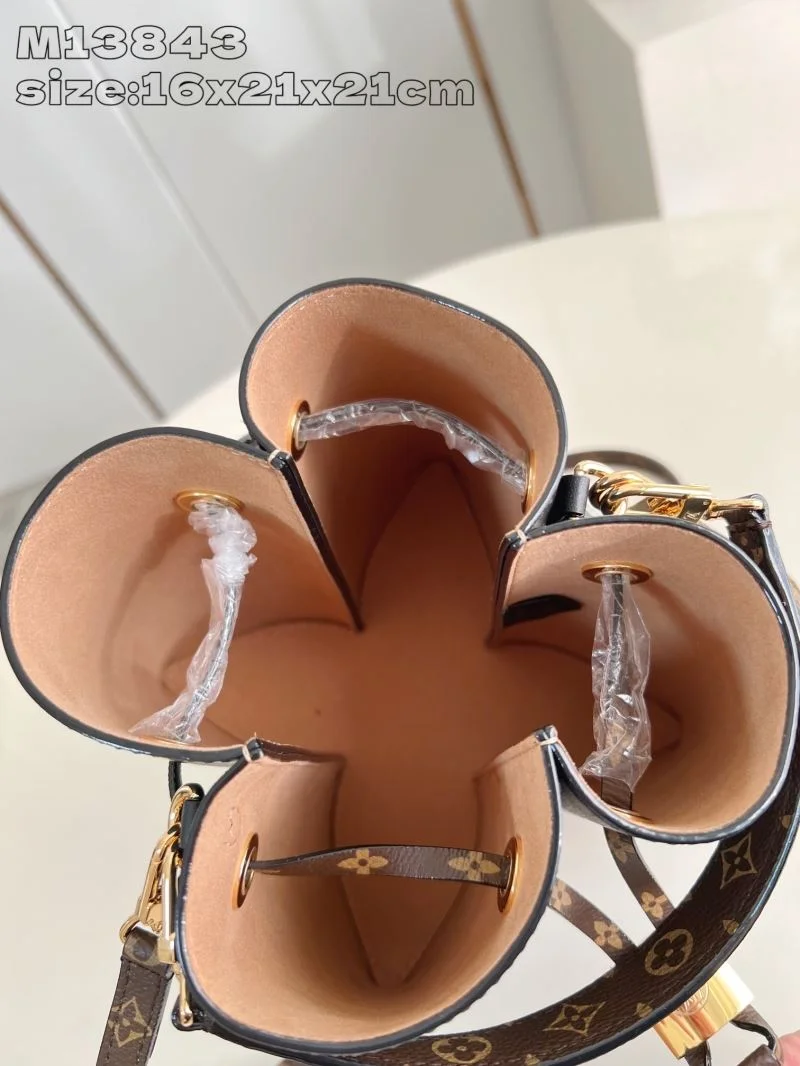 SmoothTexture Louis Vuitton Bucket Bags 41403