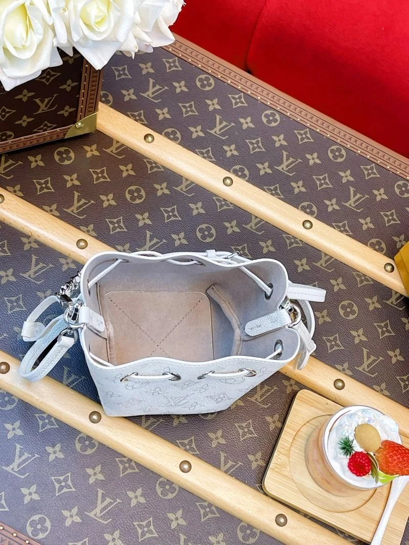 StreetReady Louis Vuitton Bucket Bags 40794