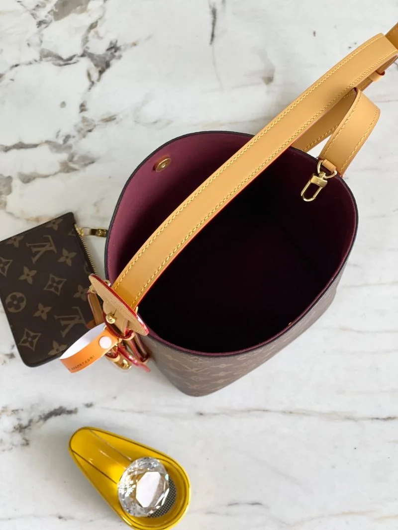 FashionForward Louis Vuitton Bucket Bags 40757