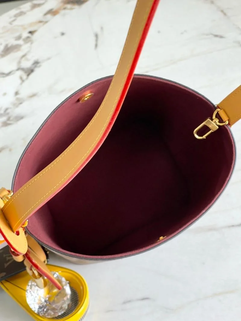 FashionForward Louis Vuitton Bucket Bags 40757