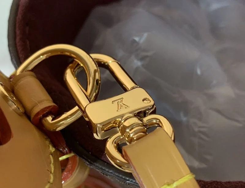 Supportive Louis Vuitton Bucket Bags 40758