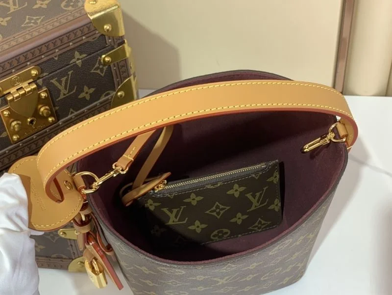 Supportive Louis Vuitton Bucket Bags 40758