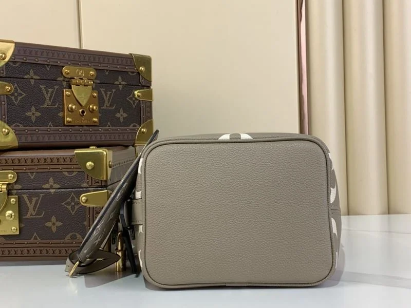 RelaxedFit Louis Vuitton Bucket Bags 40749