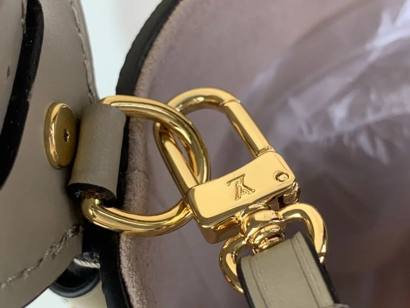 RelaxedFit Louis Vuitton Bucket Bags 40749
