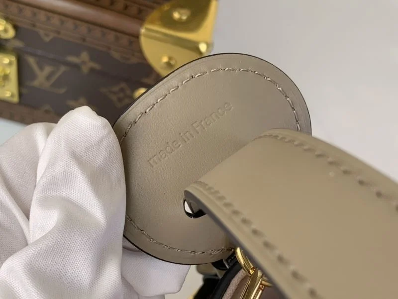 RelaxedFit Louis Vuitton Bucket Bags 40749