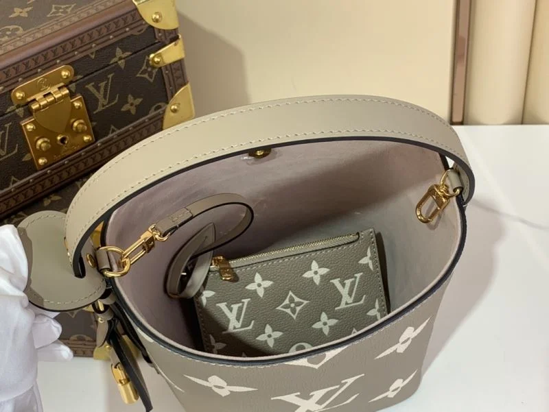 RelaxedFit Louis Vuitton Bucket Bags 40749