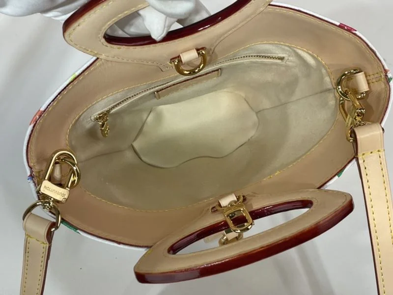 Flexible Louis Vuitton Bucket Bags 40742