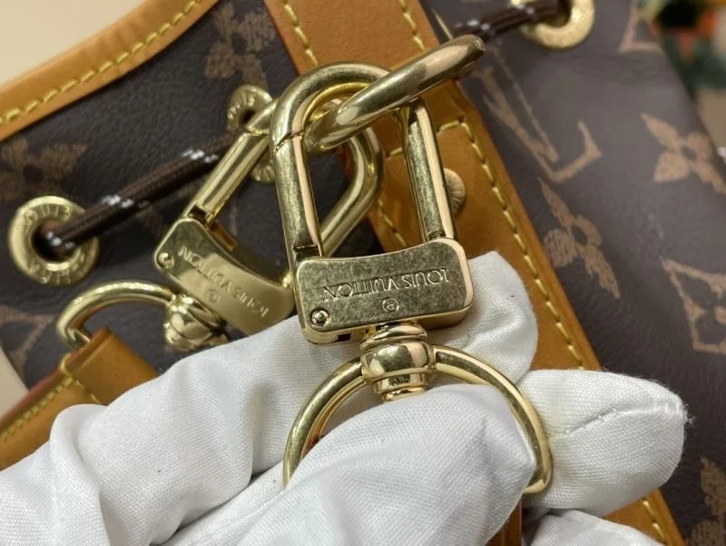 Louis Vuitton Bucket Bags Bold 40736
