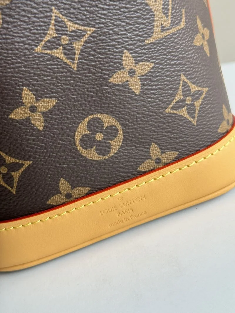ComfortFit Louis Vuitton Bucket Bags 49348
