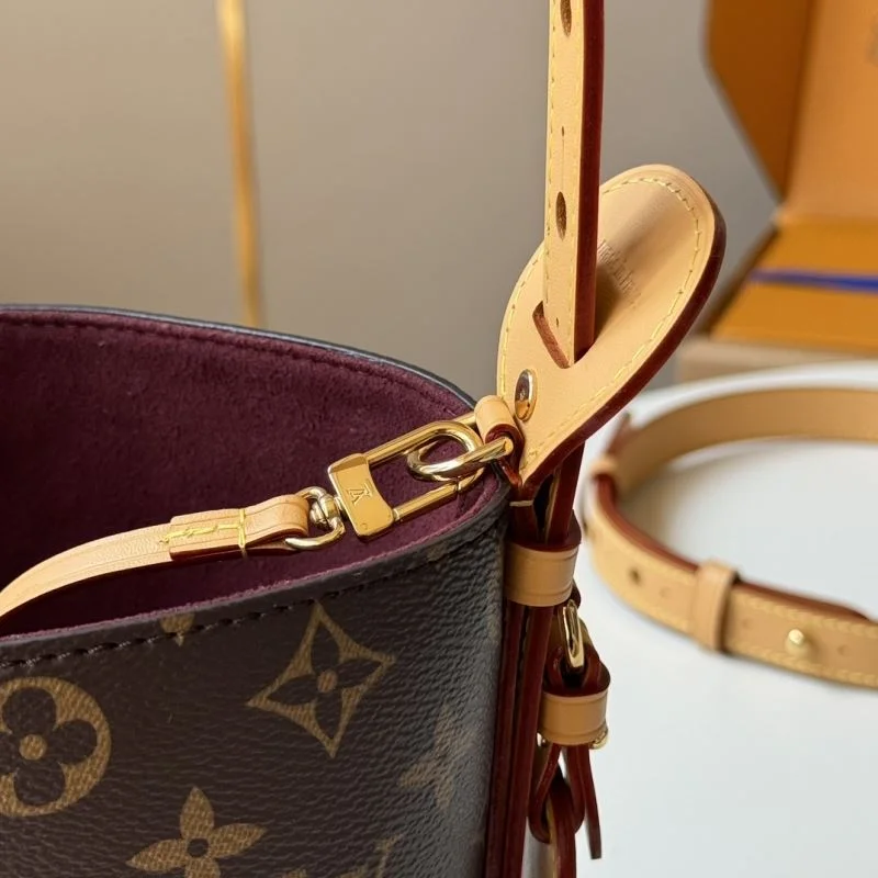 Louis Vuitton Bucket Bags EasyCare 49193