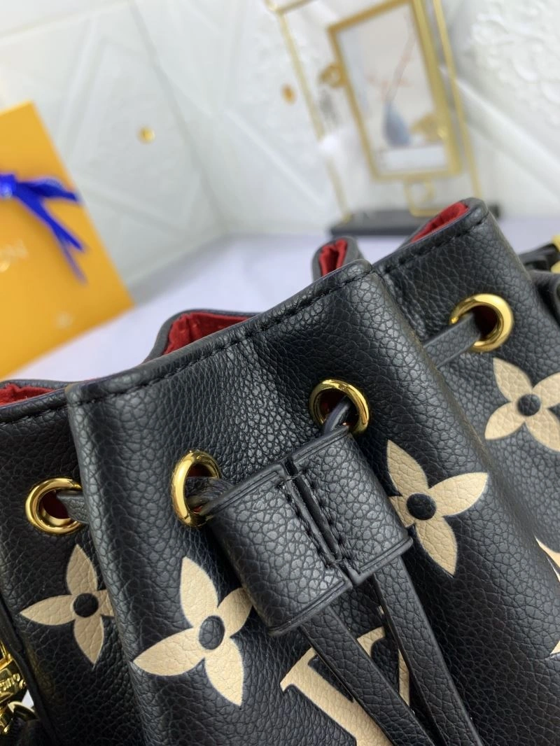 Louis Vuitton Bucket Bags TechFriendly 79943