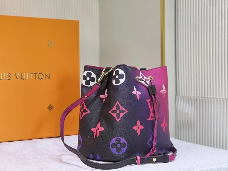 Minimalist Louis Vuitton Bucket Bags 79898
