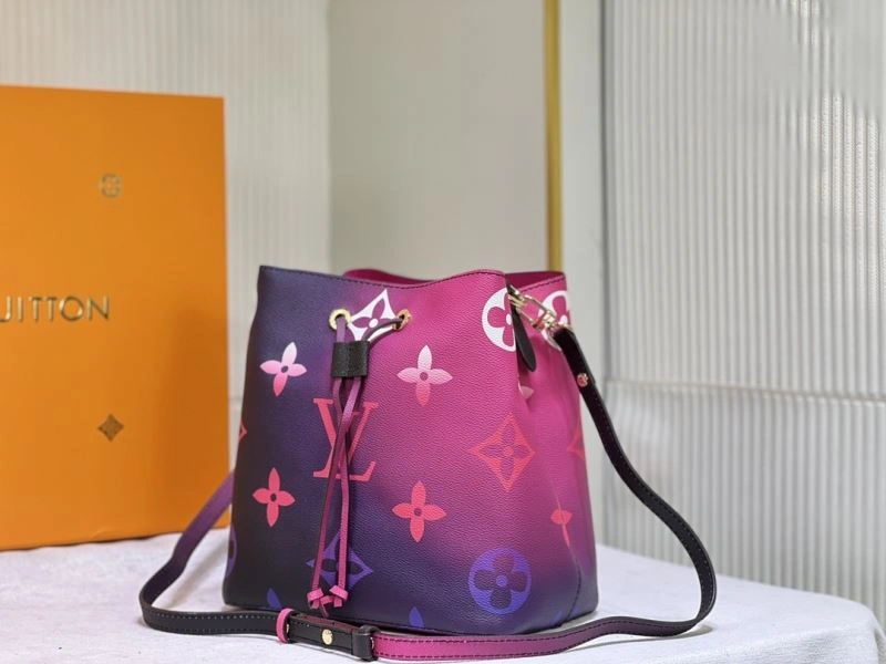 Minimalist Louis Vuitton Bucket Bags 79898
