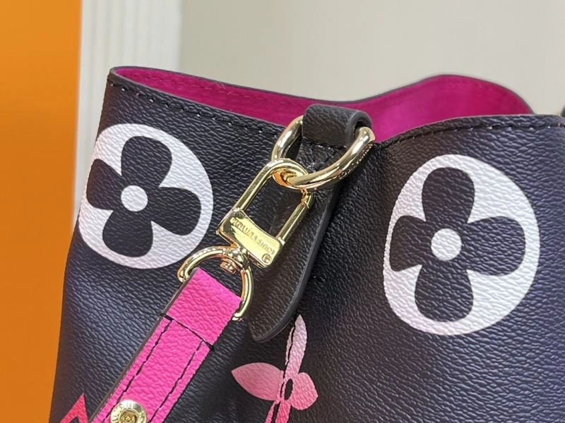 Minimalist Louis Vuitton Bucket Bags 79898
