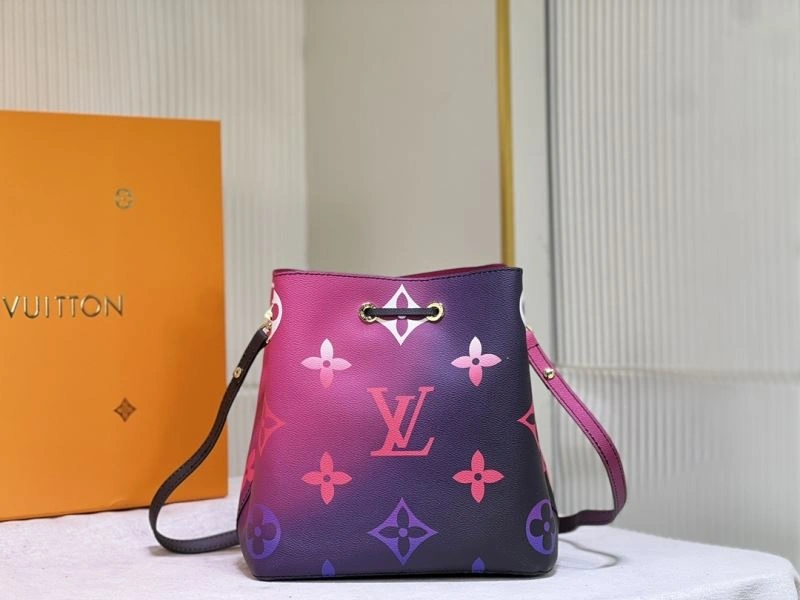 Minimalist Louis Vuitton Bucket Bags 79898
