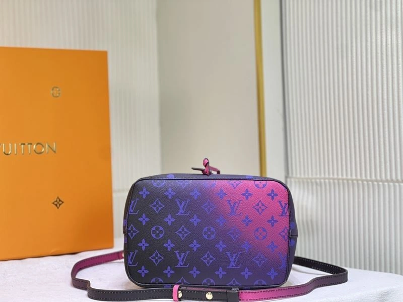 Minimalist Louis Vuitton Bucket Bags 79898