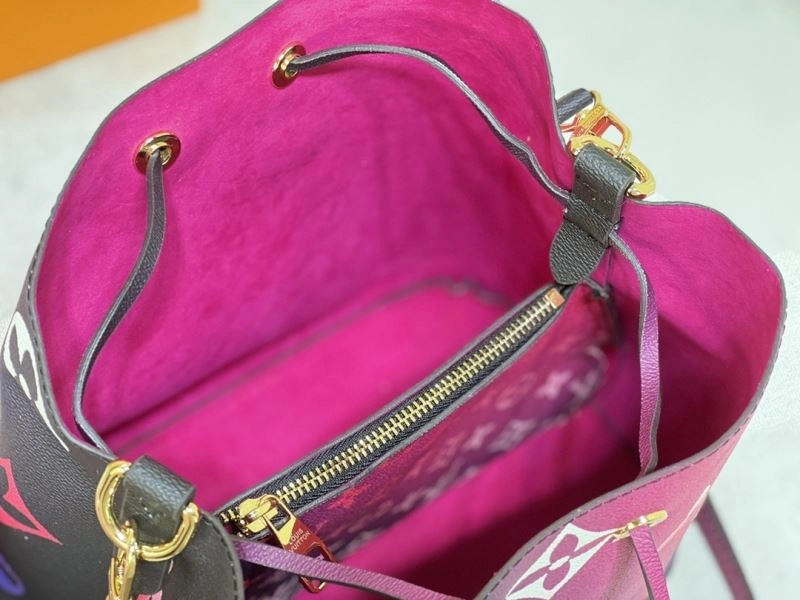 Minimalist Louis Vuitton Bucket Bags 79898