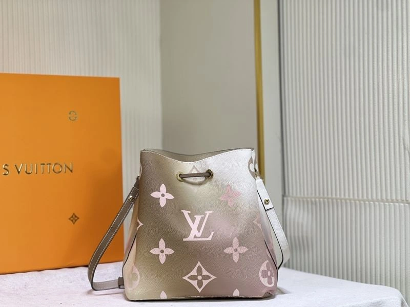 WrinkleFree Louis Vuitton Bucket Bags 79897