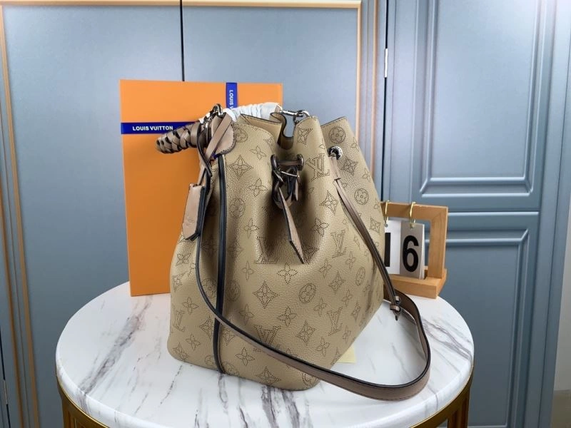 Refined Louis Vuitton Bucket Bags 79978