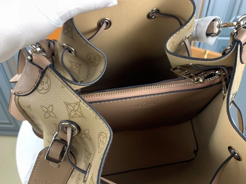Refined Louis Vuitton Bucket Bags 79978