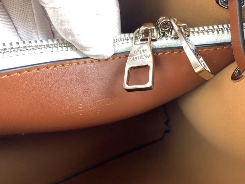 Thermal Louis Vuitton Bucket Bags 79933
