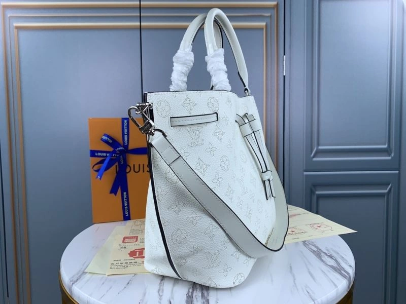Louis Vuitton Bucket Bags MoistureWicking 79890