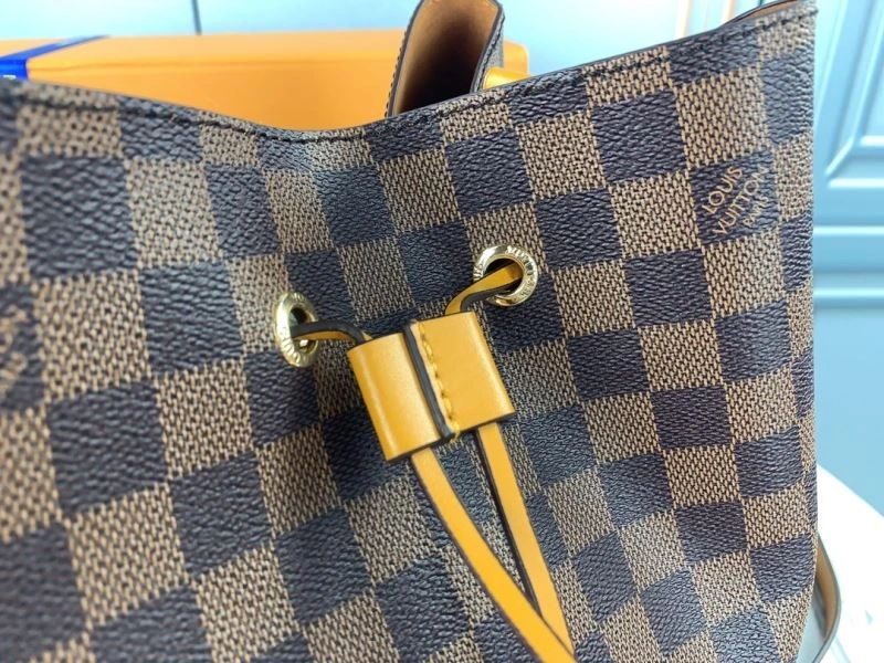 Louis Vuitton Bucket Bags Soft 79869