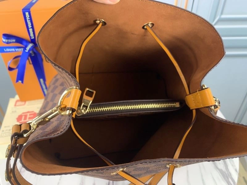 Louis Vuitton Bucket Bags Soft 79869
