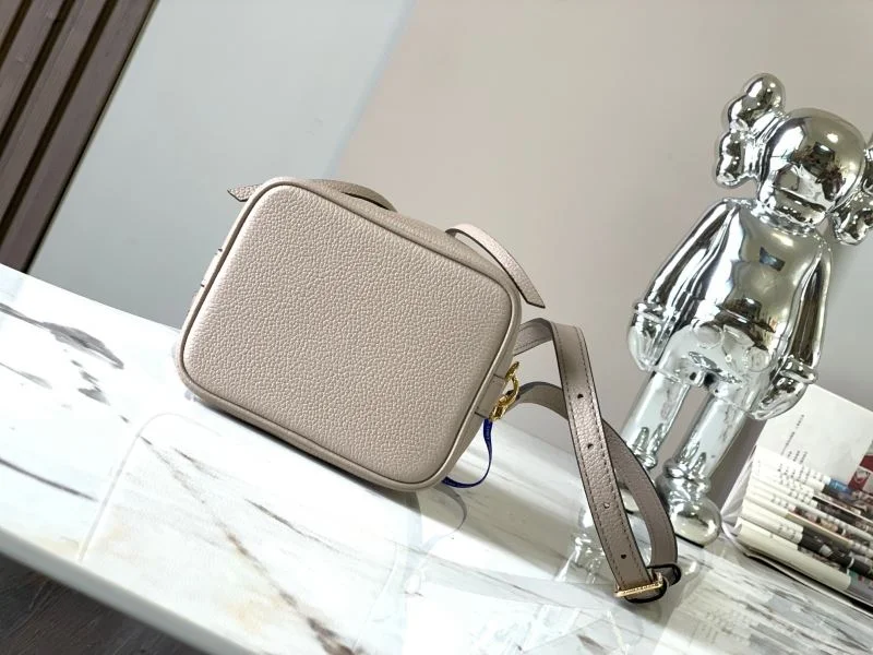 Louis Vuitton Bucket Bags EyeCatching 40146