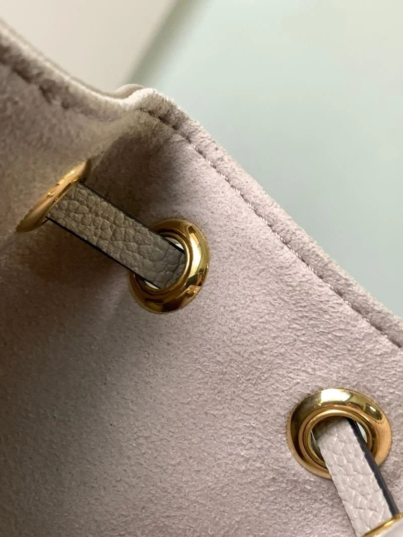 Louis Vuitton Bucket Bags EyeCatching 40146